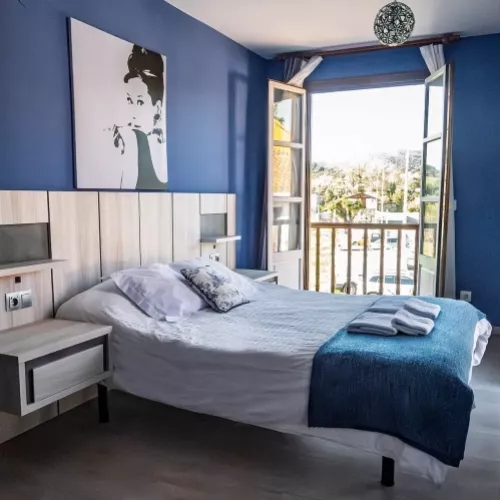 102 cama matrimonio balcon privado habitacion familiar las solanas hotel rural