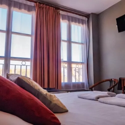 203 detalle habitacion twin cabecero madera hotel rural cantabria