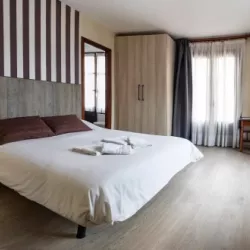 107 cama matrimonio armario amplio hotel rural las solanas decoracion moderna