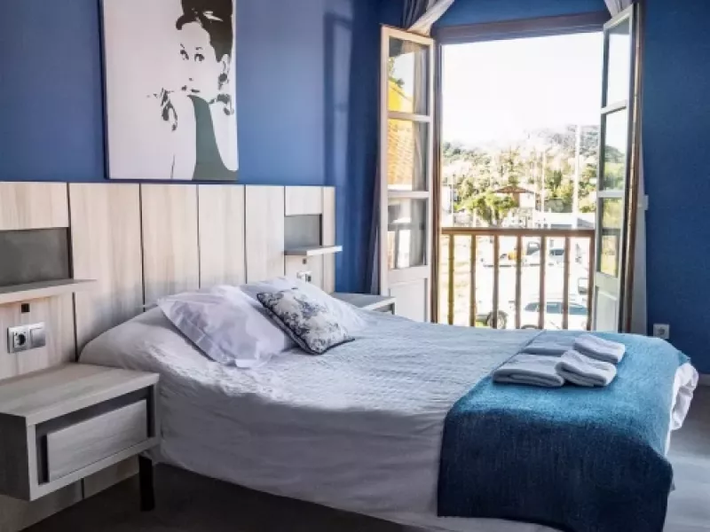 102 cama matrimonio balcon privado habitacion familiar las solanas hotel rural